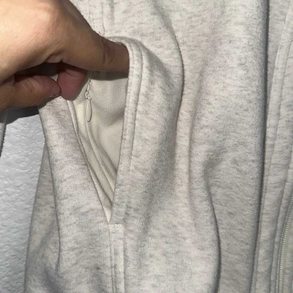 Athleta Triumph Women's Size XSmall Ivory Cream Long Sleeve‎ Full Zip Hoodie